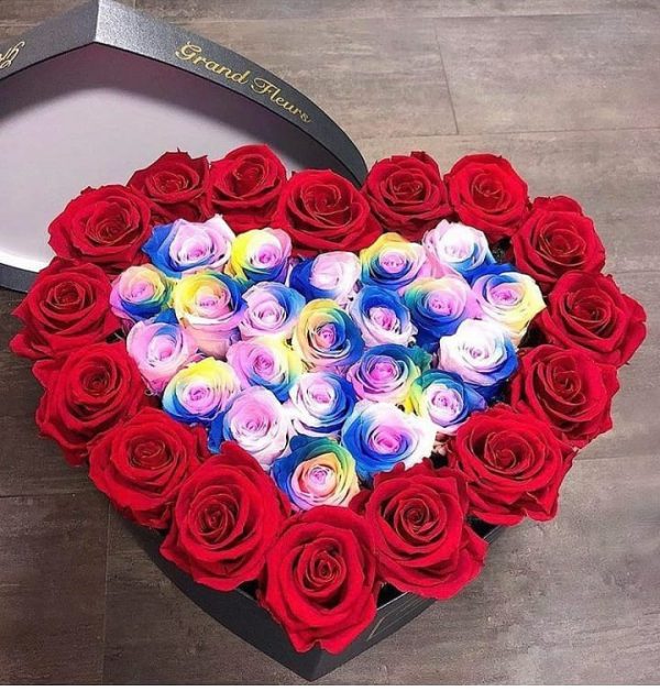 باکس گل قلب با رز رنگین کمانی مدل 613 | گل فروشی آنلاین هما