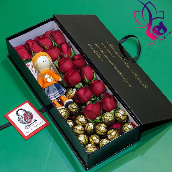 باکس گل و شکلات و عروسک ولنتاین