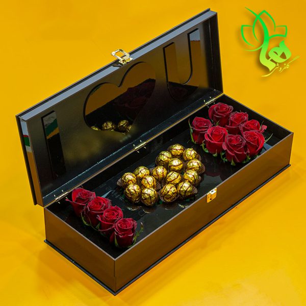 باکس گل و شکلات مخصوص ولنتاین - باکس گل لاکچری آیلار